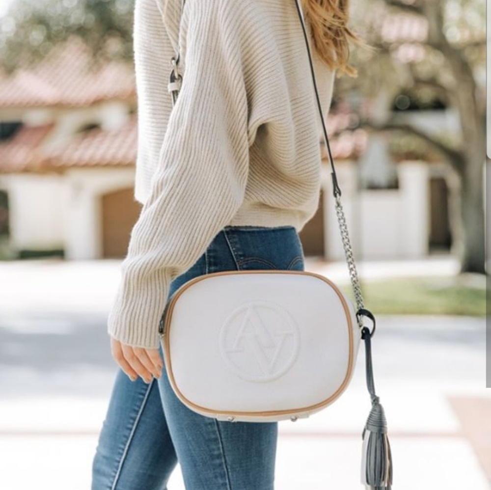 LAST 1 CrossBody Bag (more colors) - Picture 1 of 4